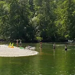 Le Chassezac Kamp alanı Sampzon