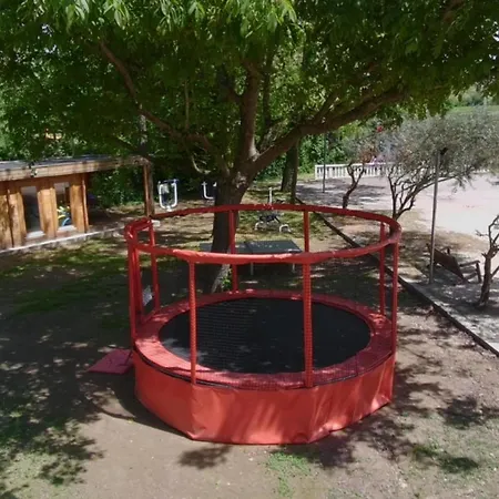 勒奇塞扎克露营地 3* Sampzon