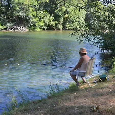 Le Chassezac Kamp alanı Sampzon